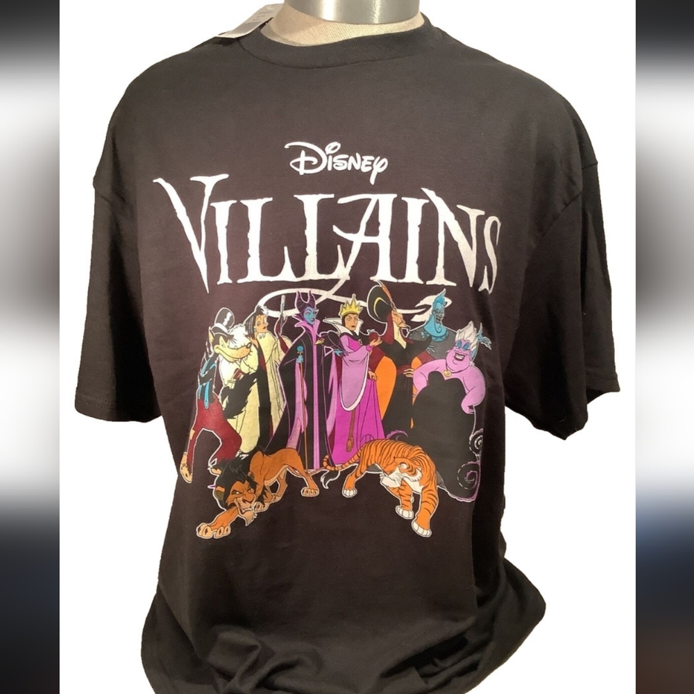 Disney Black Villains Graphic T-Shirt Size M